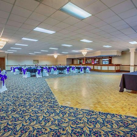 Days Inn By Wyndham Sudbury & Conference Centre Luaran gambar