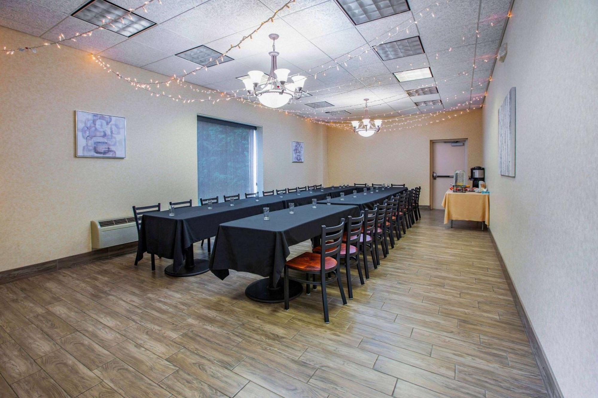 Days Inn By Wyndham Sudbury & Conference Centre Luaran gambar