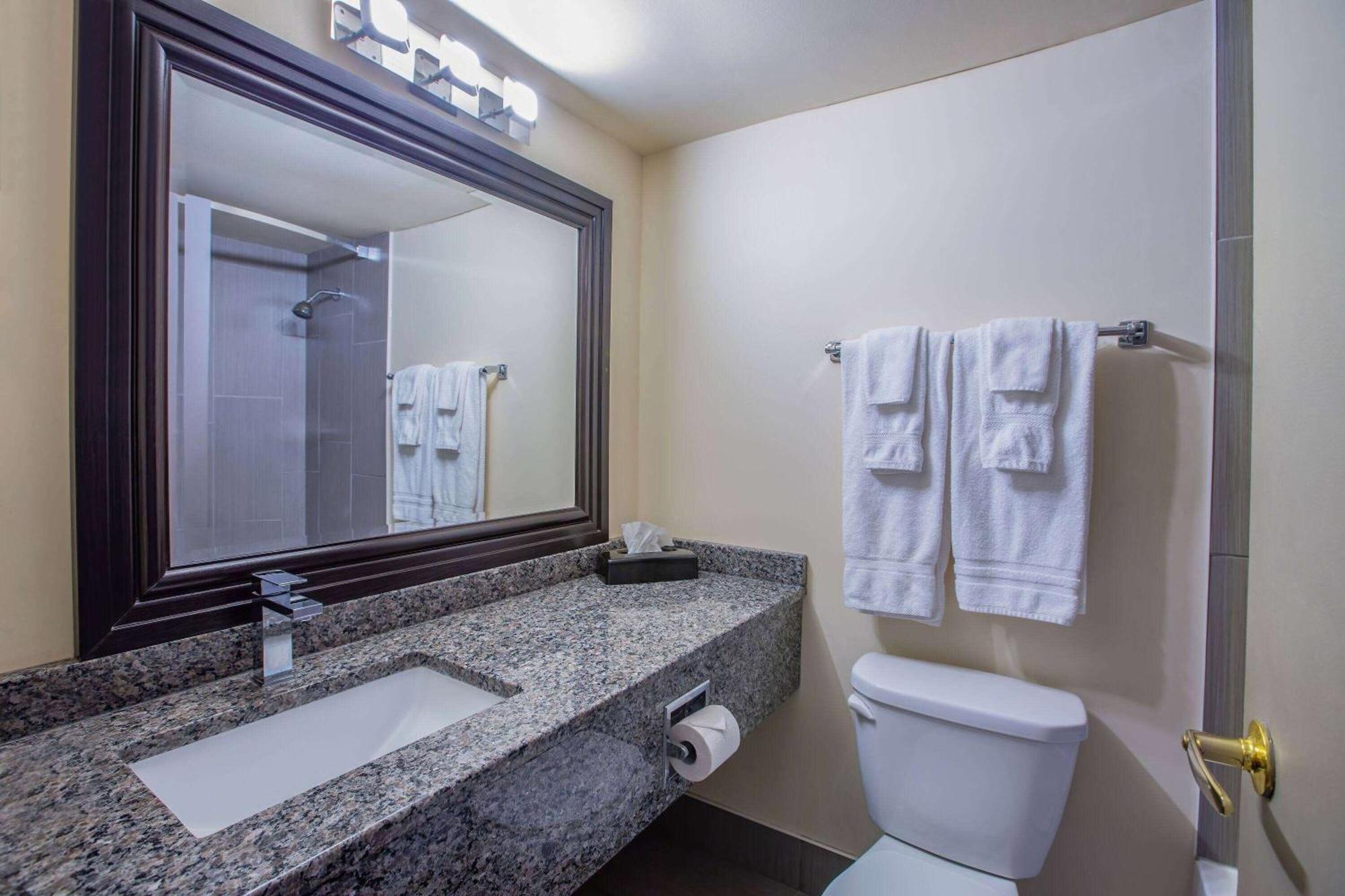 Days Inn By Wyndham Sudbury & Conference Centre Luaran gambar