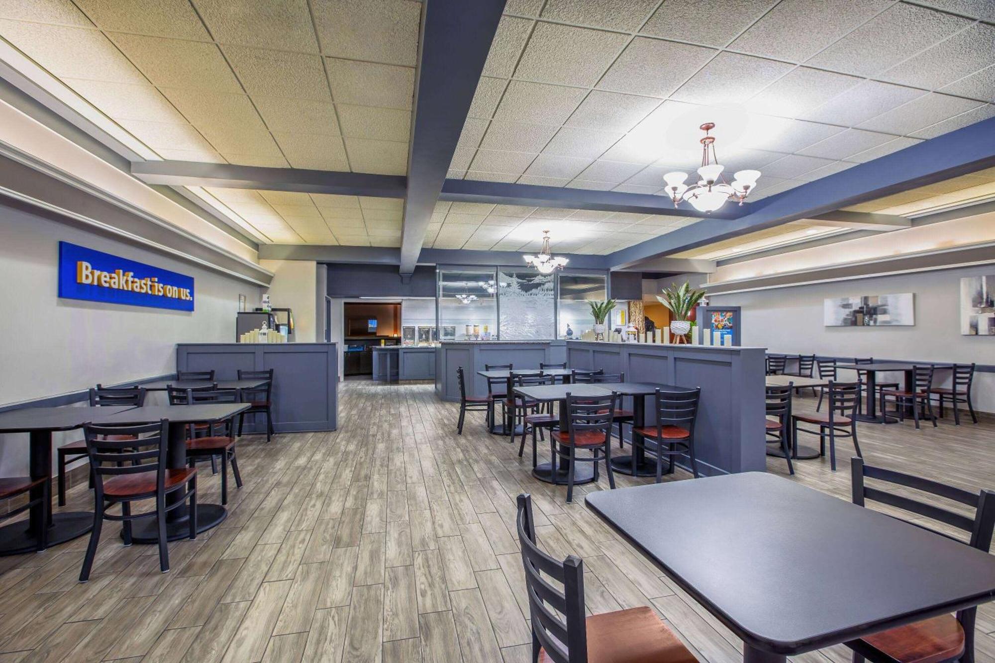 Days Inn By Wyndham Sudbury & Conference Centre Luaran gambar