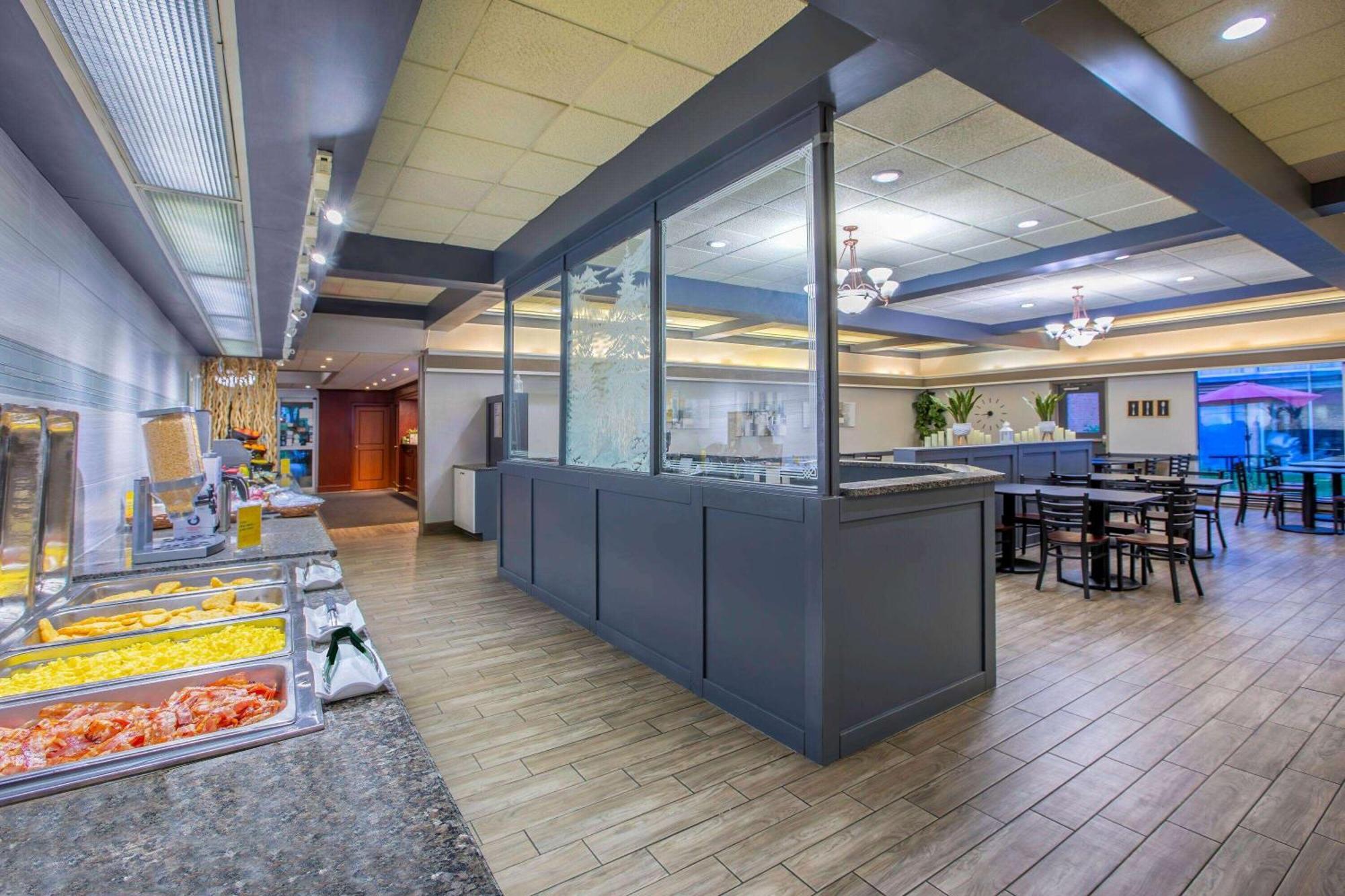 Days Inn By Wyndham Sudbury & Conference Centre Luaran gambar